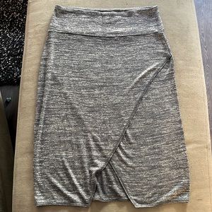 Aritzia/Wilfred Soft jersey/terry cloth skirt